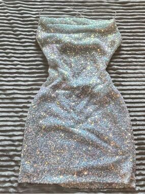 Windsor opalescent iridescent sequin backless mini dress ♡